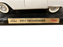 Load image into Gallery viewer, ROAD Signature Ford 1957 Thunderbird 1:18 Model Car
