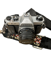 Load image into Gallery viewer, Asahi Pentax K1000 Camera w/ Minolta Leather Camera Bag
