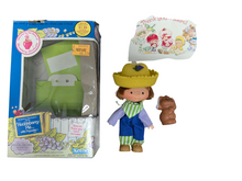 Load image into Gallery viewer, Strawberry Shortcake Huckleberry Pie doll with Pupcake pet No. 43030 (open box, 1981)
