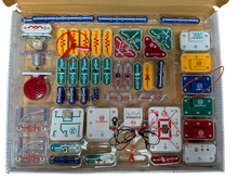 Load image into Gallery viewer, Snap Circuits Pro by Elenco (Model SC-500)

