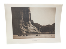 Load image into Gallery viewer, The North American Indian: Photographs by Edward Sheriff Curtis Taschen Posterbook (1997)
