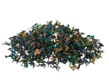 Load image into Gallery viewer, Lot of Plastic Army Men (300+)

